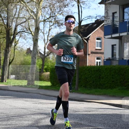 12.04.2026 - 45. Internationalen Wilhelmsburger Insellauf J. Mangold http://msf.ph/oto/9455008 12.04.2026 10:23:31 Ziel 5812, 4953, 5237, 4381, 4566, 3561, 4492, 5684, 3476, 2702, 3351 meine-sportfotos.de