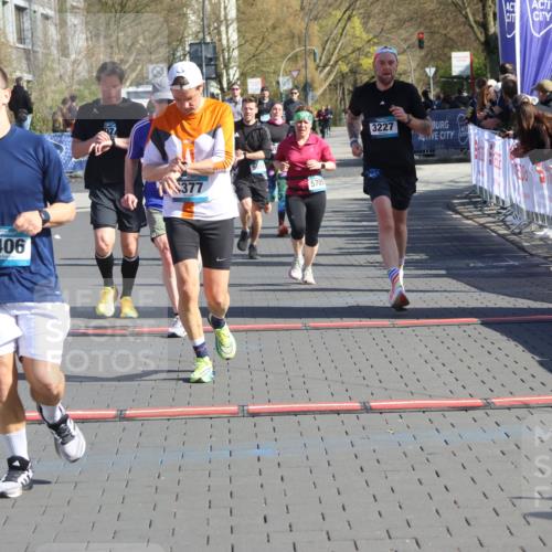 12.04.2026 - 45. Internationalen Wilhelmsburger Insellauf Strokosch-Dieckow http://msf.ph/oto/9455011 12.04.2026 10:43:29 Ziel 5840, 2406, 4377, 3086, 3227, 4974, 5705, 2189, 5697 meine-sportfotos.de