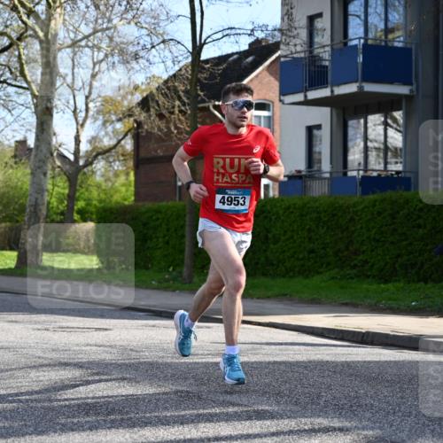12.04.2026 - 45. Internationalen Wilhelmsburger Insellauf J. Mangold http://msf.ph/oto/9455012 12.04.2026 10:23:36 Ziel 4953, 5237, 4381, 4566, 3561, 4492, 5684, 3476, 2702, 3351, 3813 meine-sportfotos.de