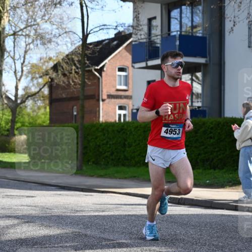 12.04.2026 - 45. Internationalen Wilhelmsburger Insellauf J. Mangold http://msf.ph/oto/9455016 12.04.2026 10:23:36 Ziel 4953, 5237, 4381, 4566, 3561, 4492, 5684, 3476, 2702, 3351, 3813 meine-sportfotos.de