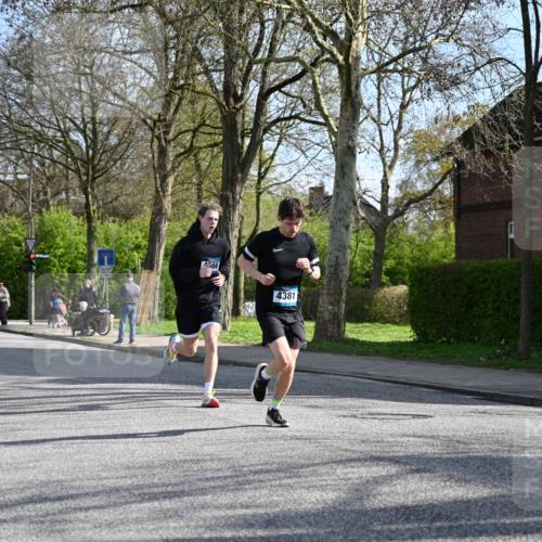 12.04.2026 - 45. Internationalen Wilhelmsburger Insellauf J. Mangold http://msf.ph/oto/9455024 12.04.2026 10:23:38 Ziel 4953, 5237, 4381, 4566, 3561, 4492, 5684, 3476, 2702, 3476, 2702, 3351, 3813 meine-sportfotos.de