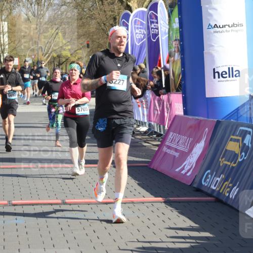12.04.2026 - 45. Internationalen Wilhelmsburger Insellauf Strokosch-Dieckow http://msf.ph/oto/9455035 12.04.2026 10:43:31 Ziel 2406, 4377, 3086, 3227, 4974, 5705, 2189, 5697, 2813 meine-sportfotos.de