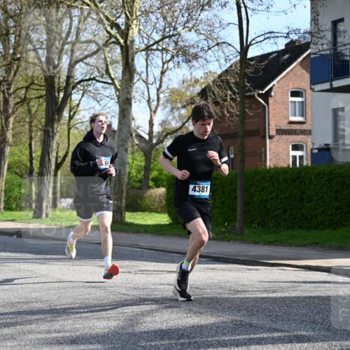 12.04.2026 - 45. Internationalen Wilhelmsburger Insellauf J. Mangold http://msf.ph/oto/9455036 12.04.2026 10:23:38 Ziel 4953, 5237, 4381, 4566, 3561, 4492, 5684, 3476, 2702, 3476, 2702, 3351, 3813 meine-sportfotos.de