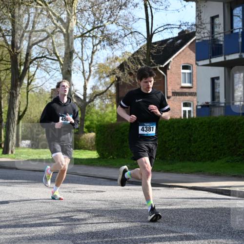 12.04.2026 - 45. Internationalen Wilhelmsburger Insellauf J. Mangold http://msf.ph/oto/9455040 12.04.2026 10:23:38 Ziel 4953, 5237, 4381, 4566, 3561, 4492, 5684, 3476, 2702, 3476, 2702, 3351, 3813 meine-sportfotos.de