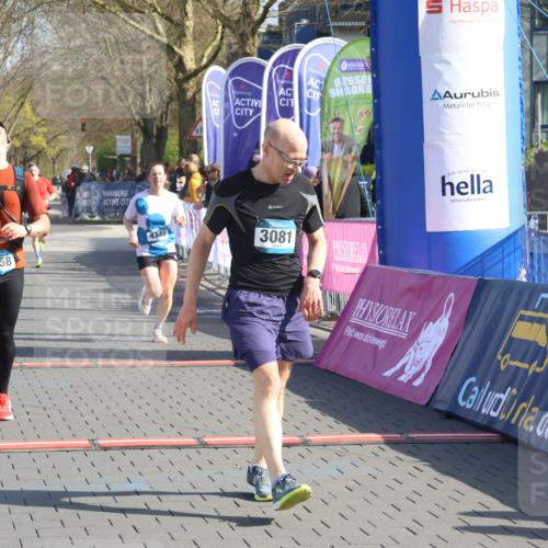 12.04.2026 - 45. Internationalen Wilhelmsburger Insellauf Strokosch-Dieckow http://msf.ph/oto/9455046 12.04.2026 10:30:45 Ziel 3081, 3958, 4340 meine-sportfotos.de