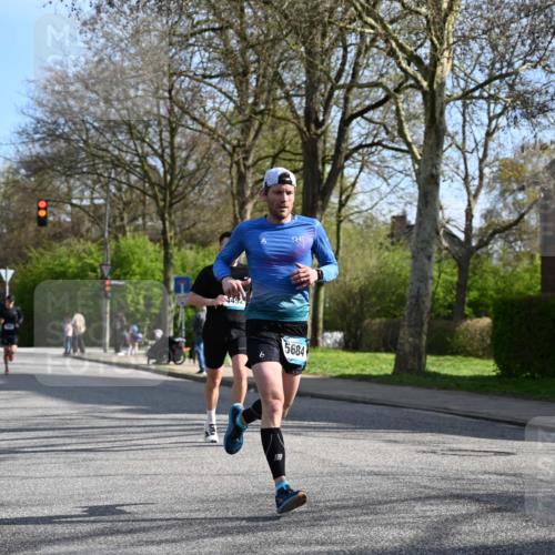 12.04.2026 - 45. Internationalen Wilhelmsburger Insellauf J. Mangold http://msf.ph/oto/9455054 12.04.2026 10:23:41 Ziel 5237, 4381, 4566, 3561, 4492, 5684, 3476, 2702, 3351, 3813, 4052 meine-sportfotos.de