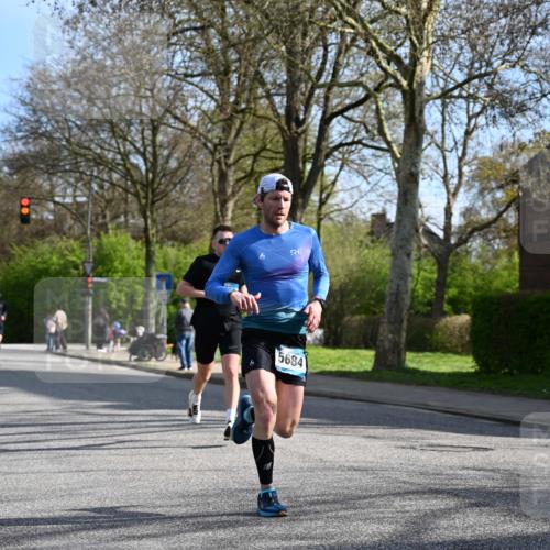 12.04.2026 - 45. Internationalen Wilhelmsburger Insellauf J. Mangold http://msf.ph/oto/9455055 12.04.2026 10:23:41 Ziel 5237, 4381, 4566, 3561, 4492, 5684, 3476, 2702, 3351, 3813, 4052 meine-sportfotos.de