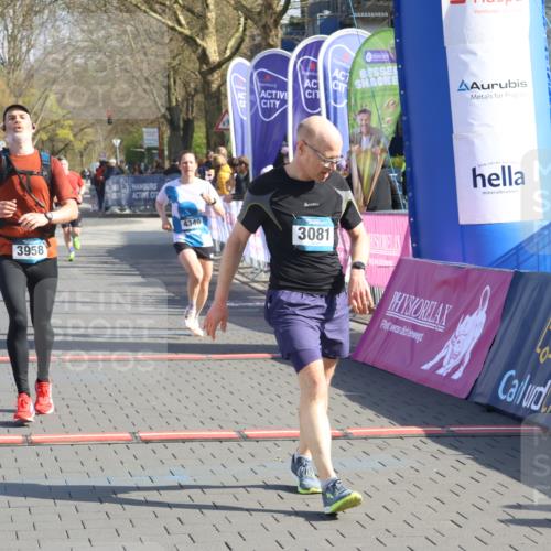 12.04.2026 - 45. Internationalen Wilhelmsburger Insellauf Strokosch-Dieckow http://msf.ph/oto/9455056 12.04.2026 10:30:45 Ziel 3081, 3958, 4340 meine-sportfotos.de