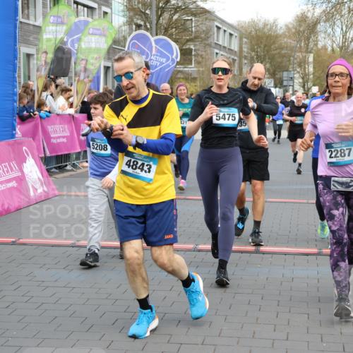 12.04.2026 - 45. Internationalen Wilhelmsburger Insellauf Strokosch-Dieckow http://msf.ph/oto/9455062 12.04.2026 13:04:03 Ziel 5208, 4842, 2287, 4843, 4526, 5475, 2007, 3523, 4217, 5433, 5430, 5105, 2580, 2412 meine-sportfotos.de