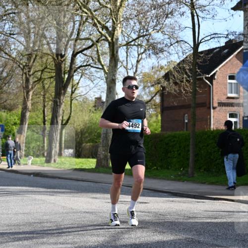 12.04.2026 - 45. Internationalen Wilhelmsburger Insellauf J. Mangold http://msf.ph/oto/9455067 12.04.2026 10:23:42 Ziel 5237, 4381, 4566, 3561, 4492, 5684, 3476, 2702, 3351, 3351, 3813, 4052 meine-sportfotos.de