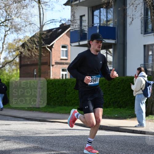 12.04.2026 - 45. Internationalen Wilhelmsburger Insellauf J. Mangold http://msf.ph/oto/9455081 12.04.2026 10:23:47 Ziel 3561, 4492, 5684, 3476, 2702, 3351, 3813, 4052 meine-sportfotos.de