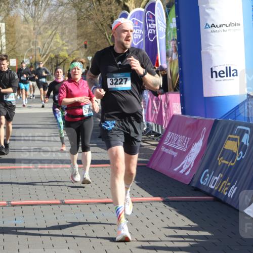 12.04.2026 - 45. Internationalen Wilhelmsburger Insellauf Strokosch-Dieckow http://msf.ph/oto/9455082 12.04.2026 10:43:31 Ziel 2406, 4377, 3086, 3227, 4974, 5705, 2189, 5697, 2813 meine-sportfotos.de