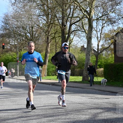 12.04.2026 - 45. Internationalen Wilhelmsburger Insellauf J. Mangold http://msf.ph/oto/9455085 12.04.2026 10:23:55 Ziel 3476, 2702, 3351, 3813, 4052, 2595 meine-sportfotos.de