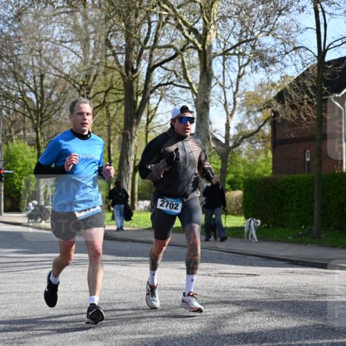 12.04.2026 - 45. Internationalen Wilhelmsburger Insellauf J. Mangold http://msf.ph/oto/9455091 12.04.2026 10:23:56 Ziel 3476, 2702, 3351, 3813, 3813, 4052, 2595 meine-sportfotos.de