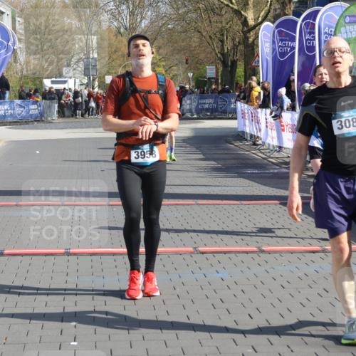 12.04.2026 - 45. Internationalen Wilhelmsburger Insellauf Strokosch-Dieckow http://msf.ph/oto/9455094 12.04.2026 10:30:46 Ziel 3081, 3958, 4340, 2317 meine-sportfotos.de