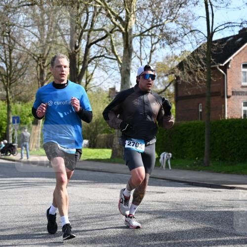 12.04.2026 - 45. Internationalen Wilhelmsburger Insellauf J. Mangold http://msf.ph/oto/9455095 12.04.2026 10:23:56 Ziel 3476, 2702, 3351, 3813, 3813, 4052, 2595 meine-sportfotos.de