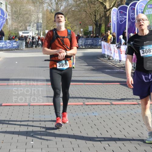 12.04.2026 - 45. Internationalen Wilhelmsburger Insellauf Strokosch-Dieckow http://msf.ph/oto/9455109 12.04.2026 10:30:46 Ziel 3081, 3958, 4340, 2317 meine-sportfotos.de