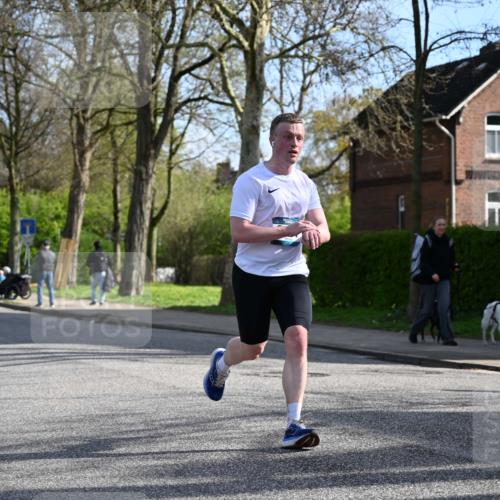 12.04.2026 - 45. Internationalen Wilhelmsburger Insellauf J. Mangold http://msf.ph/oto/9455111 12.04.2026 10:24:00 Ziel 3476, 2702, 3351, 3813, 4052, 2595, 2595, 4143 meine-sportfotos.de