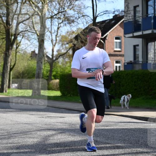 12.04.2026 - 45. Internationalen Wilhelmsburger Insellauf J. Mangold http://msf.ph/oto/9455118 12.04.2026 10:24:00 Ziel 3476, 2702, 3351, 3813, 4052, 2595, 2595, 4143 meine-sportfotos.de