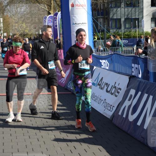 12.04.2026 - 45. Internationalen Wilhelmsburger Insellauf Strokosch-Dieckow http://msf.ph/oto/9455127 12.04.2026 10:43:36 Ziel 5705, 2189, 5697, 2813, 4931, 3565, 5337, 2102, 2656, 2104 meine-sportfotos.de