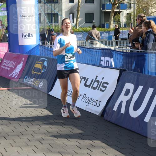 12.04.2026 - 45. Internationalen Wilhelmsburger Insellauf Strokosch-Dieckow http://msf.ph/oto/9455154 12.04.2026 10:30:48 Ziel 3958, 4340, 2317 meine-sportfotos.de