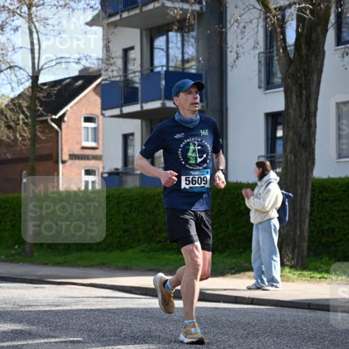 12.04.2026 - 45. Internationalen Wilhelmsburger Insellauf J. Mangold http://msf.ph/oto/9455175 12.04.2026 10:24:51 Ziel 5609, 4296, 3558, 4495, 5415, 5569, 3321, 5502, 3812 meine-sportfotos.de