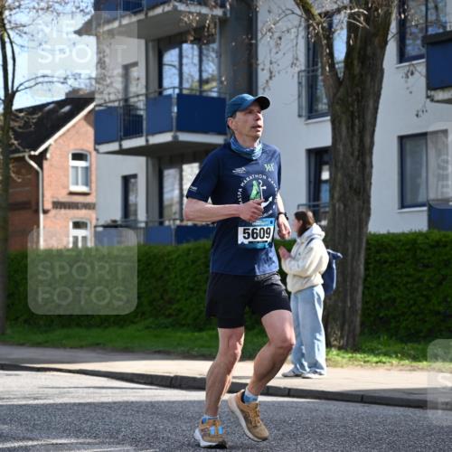12.04.2026 - 45. Internationalen Wilhelmsburger Insellauf J. Mangold http://msf.ph/oto/9455176 12.04.2026 10:24:51 Ziel 5609, 4296, 3558, 4495, 5415, 5569, 3321, 5502, 3812 meine-sportfotos.de