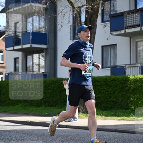 12.04.2026 - 45. Internationalen Wilhelmsburger Insellauf J. Mangold http://msf.ph/oto/9455179 12.04.2026 10:24:52 Ziel 5609, 4296, 3558, 4495, 5415, 5569, 3321, 5502, 3812 meine-sportfotos.de