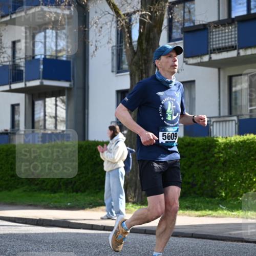 12.04.2026 - 45. Internationalen Wilhelmsburger Insellauf J. Mangold http://msf.ph/oto/9455181 12.04.2026 10:24:52 Ziel 5609, 4296, 3558, 4495, 5415, 5569, 3321, 5502, 3812 meine-sportfotos.de