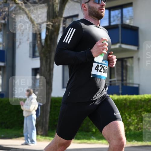 12.04.2026 - 45. Internationalen Wilhelmsburger Insellauf J. Mangold http://msf.ph/oto/9455184 12.04.2026 10:24:53 Ziel 5609, 4296, 3558, 4495, 5415, 5569, 3321, 5502, 3812 meine-sportfotos.de