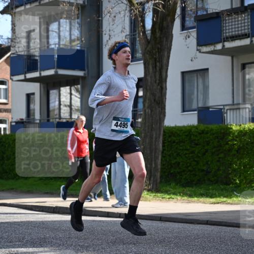12.04.2026 - 45. Internationalen Wilhelmsburger Insellauf J. Mangold http://msf.ph/oto/9455198 12.04.2026 10:25:00 Ziel 3558, 4495, 5415, 5569, 3321, 5502, 3321, 5502, 3812, 3578 meine-sportfotos.de