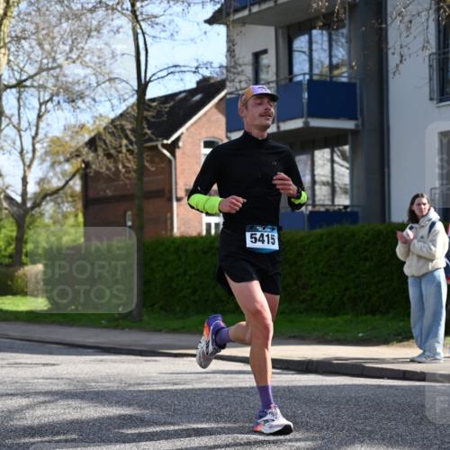12.04.2026 - 45. Internationalen Wilhelmsburger Insellauf J. Mangold http://msf.ph/oto/9455207 12.04.2026 10:25:02 Ziel 3558, 4495, 5415, 5569, 3321, 5502, 3812, 3812, 3578 meine-sportfotos.de