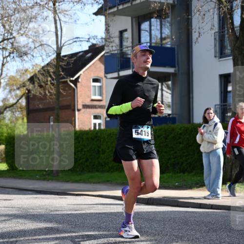 12.04.2026 - 45. Internationalen Wilhelmsburger Insellauf J. Mangold http://msf.ph/oto/9455208 12.04.2026 10:25:02 Ziel 3558, 4495, 5415, 5569, 3321, 5502, 3812, 3812, 3578 meine-sportfotos.de