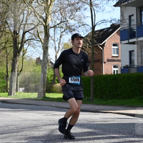 12.04.2026 - 45. Internationalen Wilhelmsburger Insellauf J. Mangold http://msf.ph/oto/9455221 12.04.2026 10:25:05 Ziel 3558, 4495, 5415, 5569, 3321, 5502, 3812, 3578, 5767, 5707 meine-sportfotos.de