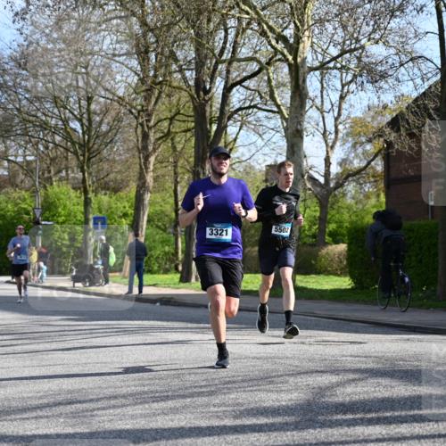 12.04.2026 - 45. Internationalen Wilhelmsburger Insellauf J. Mangold http://msf.ph/oto/9455227 12.04.2026 10:25:14 Ziel 5569, 3321, 5502, 3812, 3578, 5767, 5707 meine-sportfotos.de