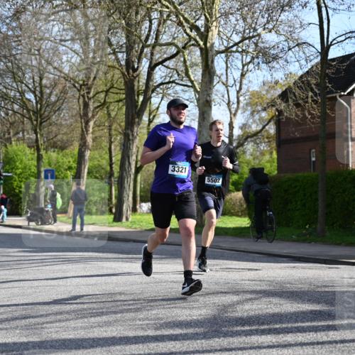 12.04.2026 - 45. Internationalen Wilhelmsburger Insellauf J. Mangold http://msf.ph/oto/9455232 12.04.2026 10:25:15 Ziel 3321, 5502, 3812, 3578, 5767, 5707 meine-sportfotos.de