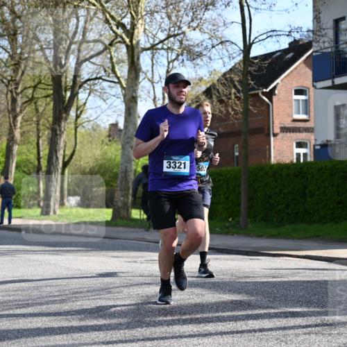 12.04.2026 - 45. Internationalen Wilhelmsburger Insellauf J. Mangold http://msf.ph/oto/9455240 12.04.2026 10:25:15 Ziel 3321, 5502, 3812, 3578, 5767, 5707 meine-sportfotos.de