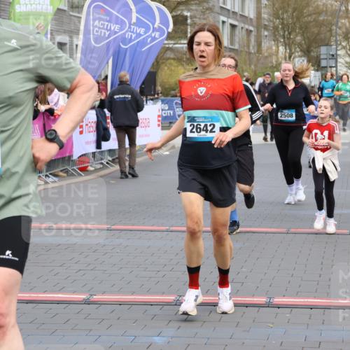 12.04.2026 - 45. Internationalen Wilhelmsburger Insellauf Strokosch-Dieckow http://msf.ph/oto/9455241 12.04.2026 13:03:54 Ziel 2642, 4780, 5063, 2508, 5200 meine-sportfotos.de