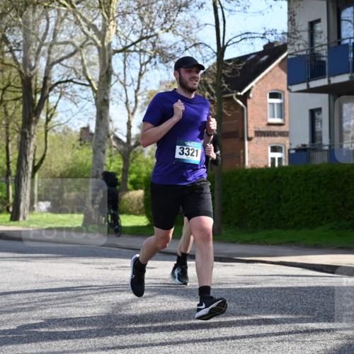 12.04.2026 - 45. Internationalen Wilhelmsburger Insellauf J. Mangold http://msf.ph/oto/9455244 12.04.2026 10:25:15 Ziel 3321, 5502, 3812, 3578, 5767, 5707 meine-sportfotos.de