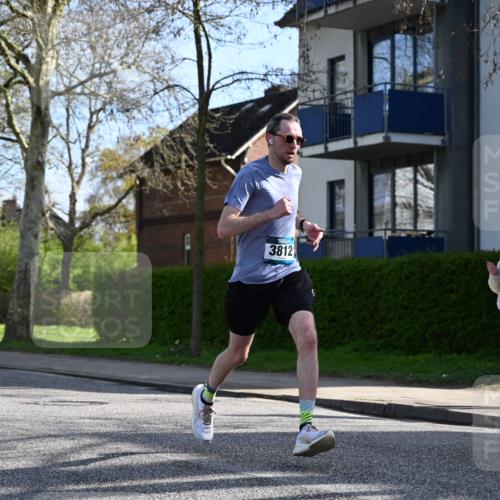 12.04.2026 - 45. Internationalen Wilhelmsburger Insellauf J. Mangold http://msf.ph/oto/9455247 12.04.2026 10:25:20 Ziel 3321, 5502, 3812, 3578, 5767, 5707, 4175, 4460, 2382 meine-sportfotos.de