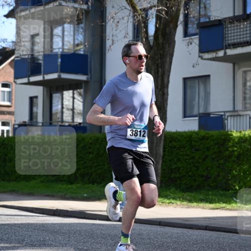 12.04.2026 - 45. Internationalen Wilhelmsburger Insellauf J. Mangold http://msf.ph/oto/9455258 12.04.2026 10:25:20 Ziel 3321, 5502, 3812, 3578, 5767, 5707, 4175, 4460, 2382 meine-sportfotos.de