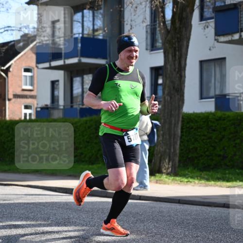 12.04.2026 - 45. Internationalen Wilhelmsburger Insellauf J. Mangold http://msf.ph/oto/9455264 12.04.2026 10:25:46 Ziel 3578, 5767, 5707, 4175, 4460, 2382, 3487, 3487, 5708, 4621, 4061, 3368, 4572 meine-sportfotos.de