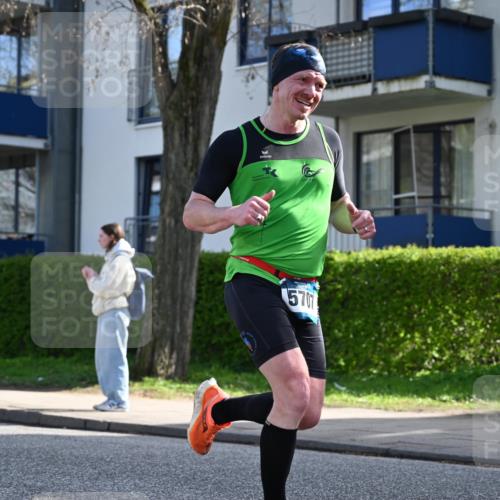 12.04.2026 - 45. Internationalen Wilhelmsburger Insellauf J. Mangold http://msf.ph/oto/9455269 12.04.2026 10:25:46 Ziel 3578, 5767, 5707, 4175, 4460, 2382, 3487, 3487, 5708, 4621, 4061, 3368, 4572 meine-sportfotos.de