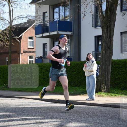 12.04.2026 - 45. Internationalen Wilhelmsburger Insellauf J. Mangold http://msf.ph/oto/9455274 12.04.2026 10:25:47 Ziel 3578, 5767, 5707, 4175, 4460, 2382, 3487, 5708, 5708, 4621, 4061, 3368, 4572, 5742, 4225 meine-sportfotos.de