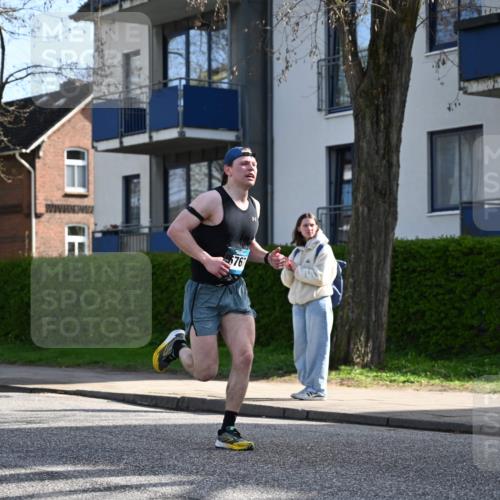 12.04.2026 - 45. Internationalen Wilhelmsburger Insellauf J. Mangold http://msf.ph/oto/9455277 12.04.2026 10:25:47 Ziel 3578, 5767, 5707, 4175, 4460, 2382, 3487, 5708, 5708, 4621, 4061, 3368, 4572, 5742, 4225 meine-sportfotos.de
