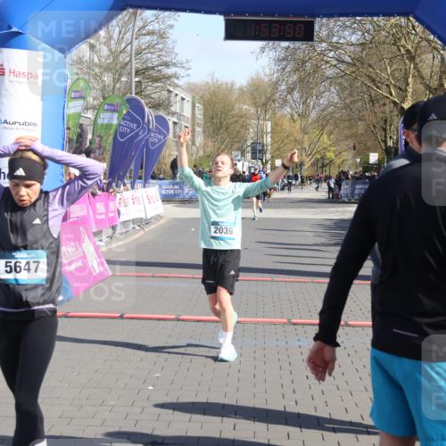 12.04.2026 - 45. Internationalen Wilhelmsburger Insellauf Strokosch-Dieckow http://msf.ph/oto/9455283 12.04.2026 10:43:49 Ziel 2039 meine-sportfotos.de