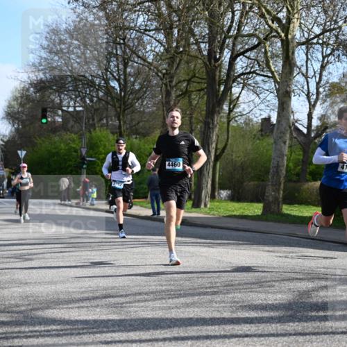 12.04.2026 - 45. Internationalen Wilhelmsburger Insellauf J. Mangold http://msf.ph/oto/9455293 12.04.2026 10:25:59 Ziel 4175, 4460, 2382, 3487, 5708, 4621, 4061, 3368, 4572, 5742, 4225, 5742, 4225, 3752, 3047, 2160 meine-sportfotos.de