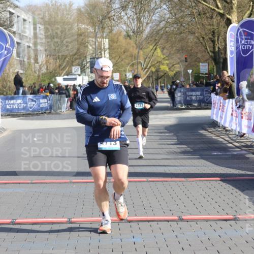 12.04.2026 - 45. Internationalen Wilhelmsburger Insellauf Strokosch-Dieckow http://msf.ph/oto/9455302 12.04.2026 10:30:59 Ziel 4713, 2323 meine-sportfotos.de