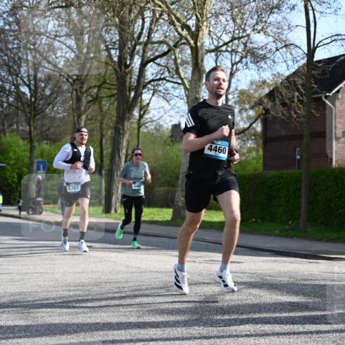 12.04.2026 - 45. Internationalen Wilhelmsburger Insellauf J. Mangold http://msf.ph/oto/9455309 12.04.2026 10:26:00 Ziel 4175, 4460, 2382, 3487, 5708, 4621, 4061, 3368, 4572, 5742, 4225, 3752, 3047, 3752, 3047, 2160 meine-sportfotos.de