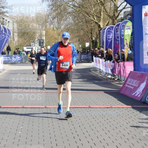 12.04.2026 - 45. Internationalen Wilhelmsburger Insellauf Strokosch-Dieckow http://msf.ph/oto/9455313 12.04.2026 10:43:57 Ziel 3486, 4428, 3022 meine-sportfotos.de